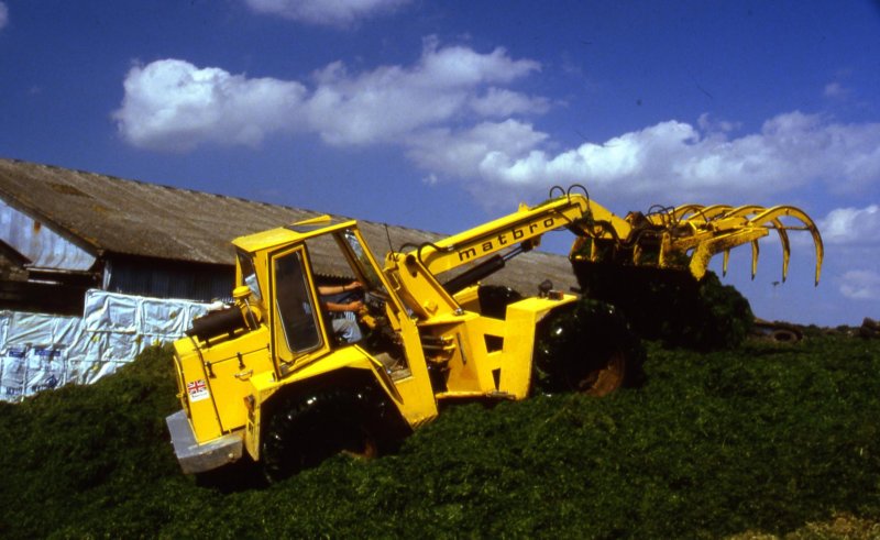matbrorollingtheclamp.jpg